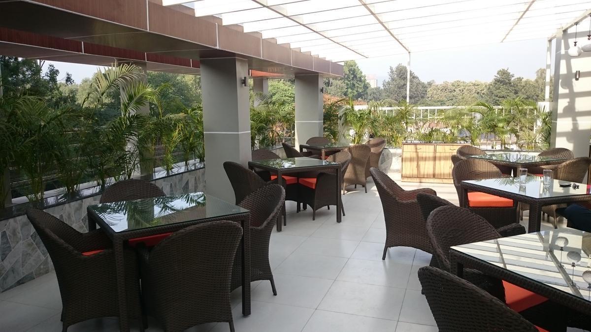 Imperial Clarks Inn Dehradun Extérieur photo