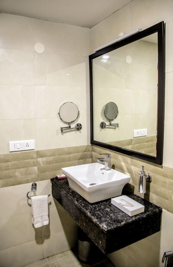 Imperial Clarks Inn Dehradun Extérieur photo
